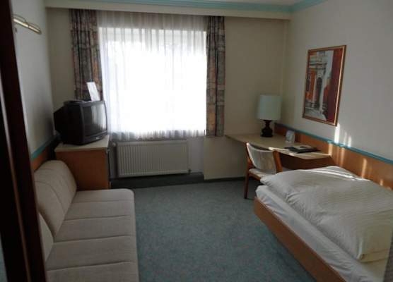 Parkhotel Crombach am Salingarten 1