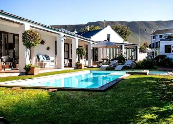 Sixteen Guesthouse on Main 1