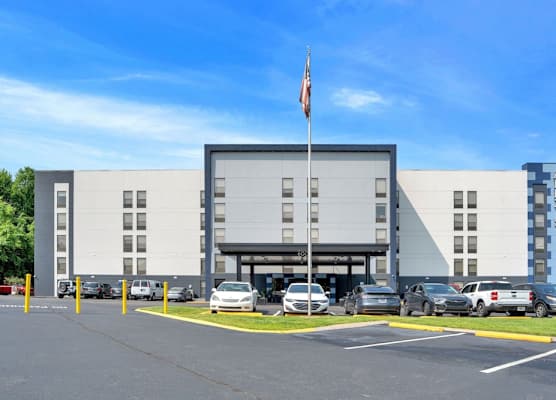 Alexis Inn and Suites Hotel 1