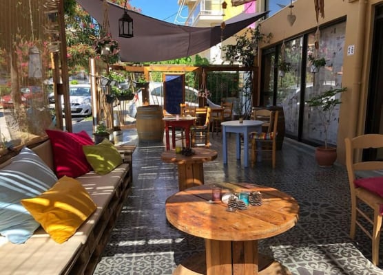 Rhodes Backpackers Boutique Hostel and Apartments 1