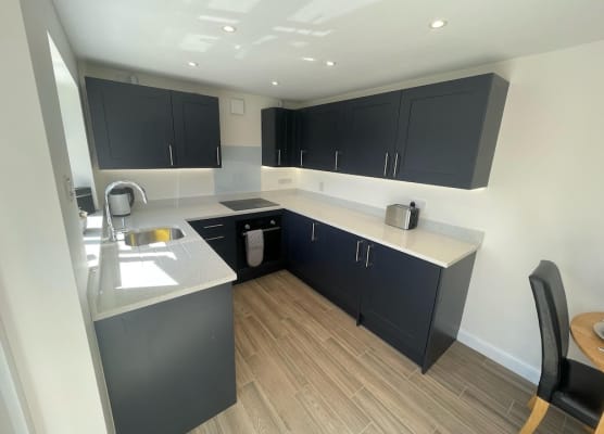 Beautiful Private Detached 1-bed Bungalow 1
