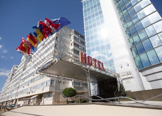 Jumbo Hotel 1