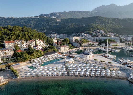 Lazure Hotel & Marina 1