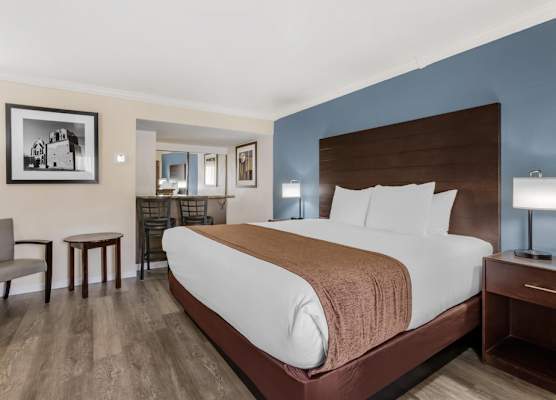 Best Western InnSuites Tucson Foothills Hotel & Suites 1