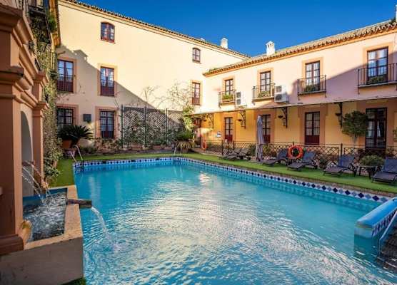 Hotel Alcázar de la Reina 1
