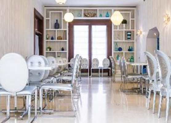 Dorchester Hotel & Suites 1