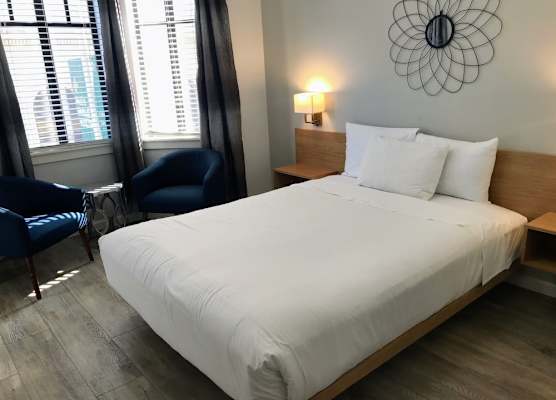 Touchstone Hotel - City Center 1