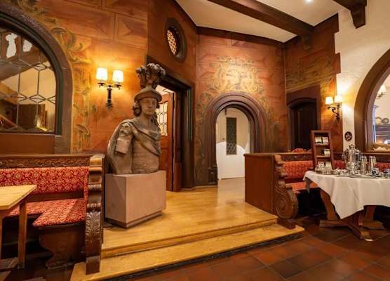 Hotel zum Ritter St Georg - Oldest Residential Building in Heidelberg since 1592 1