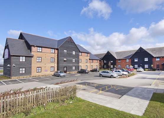 Premier Inn Poole Centre - Holes Bay 1
