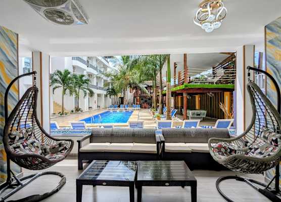 Golden Hotel 1