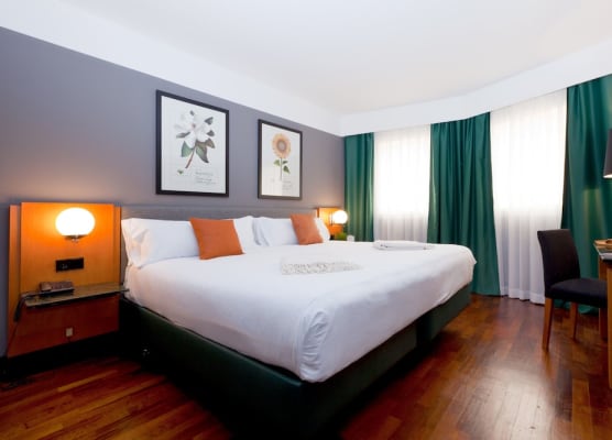 Hotel Malcom and Barret 1
