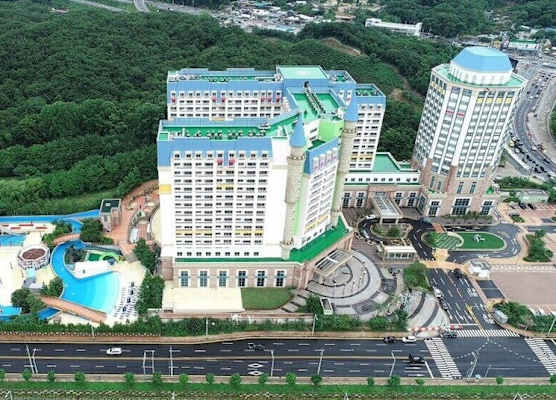 Island Castle Hotel & Waterpark 1