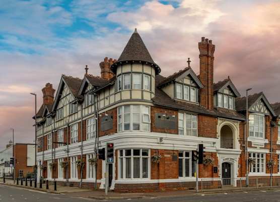 Best Western The Plough Hotel 1