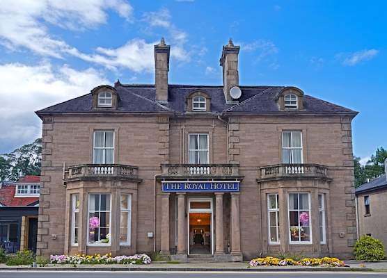 The Royal Hotel Elgin 1