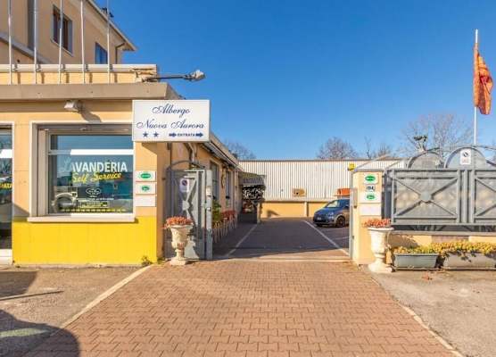 Albergo Nuova Aurora - FREE PARKING & BREAKFAST 1