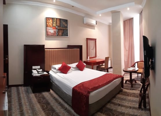 Royal Hotel 1