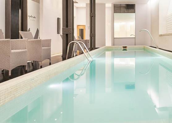 Esplendor by Wyndham Savoy Rosario 1