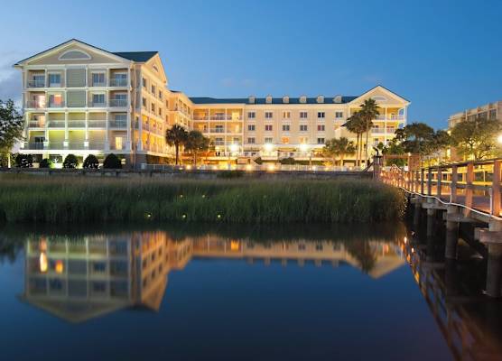 Courtyard Charleston Waterfront 1
