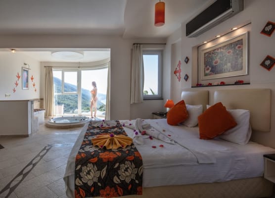 Golden Life Heights Deluxe Suite Hotel - Adults Only 1