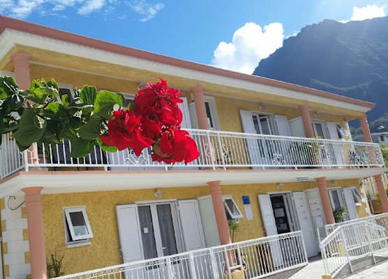 Otroiza Hotel 1