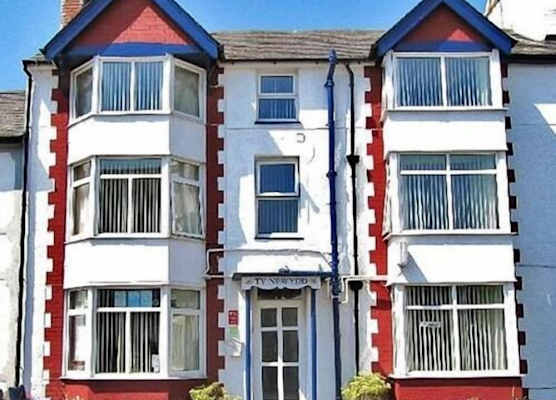 Ty Newydd Guest House 1