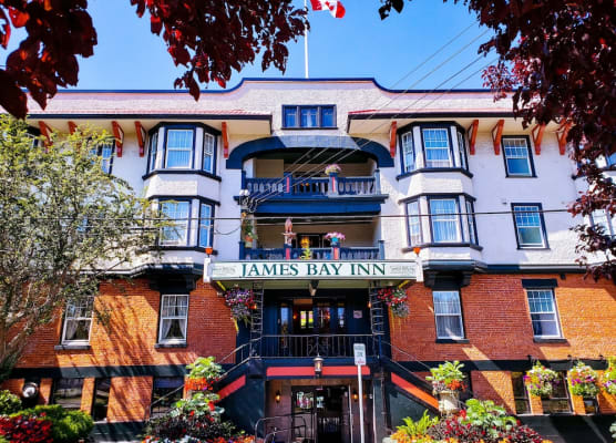 James Bay Inn Hotel, Suites & Cottage 1