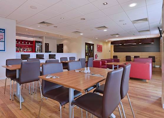 Travelodge High Wycombe Central 1