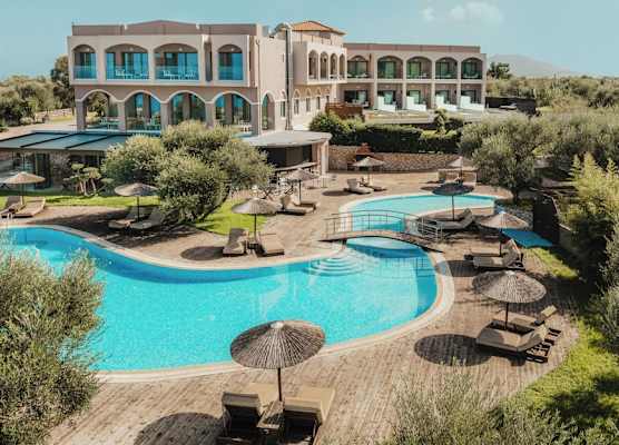Elegance Luxury Executive Suites - Adults Only 1