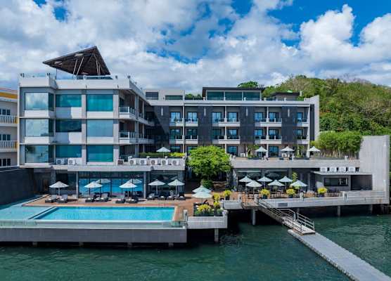Two Seasons Coron Bayside Hotel 1