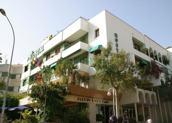 Hostal Alhambra - Adults Only 1