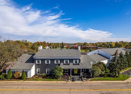 The Aurora Inn Hotel and Event Center 1