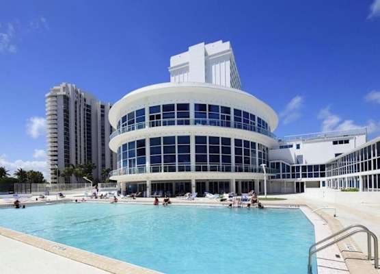 New Point Miami Beach Apartments 1