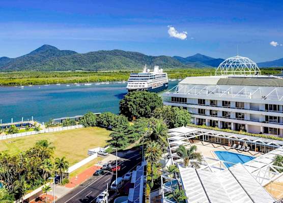 Pullman Reef Hotel Casino 1