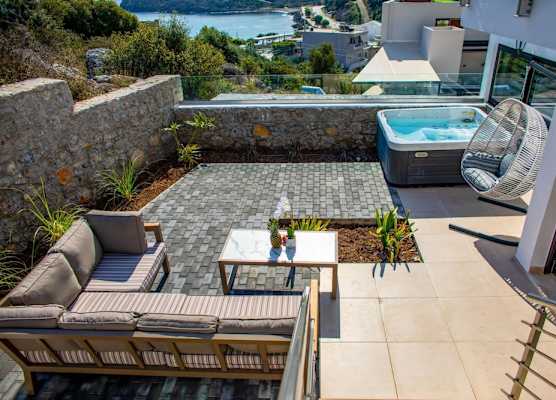 Beach Walk Luxury Suites 1