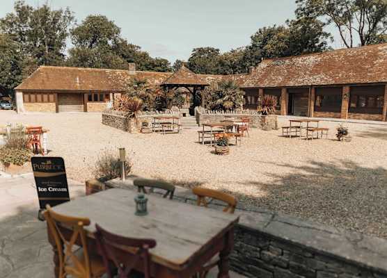 Kingston Country Courtyard 1