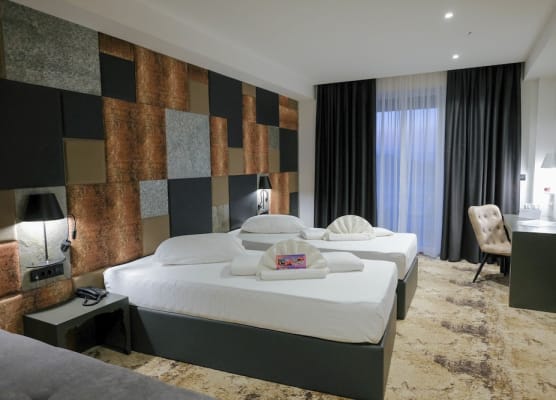 Hollywood Hotel 1