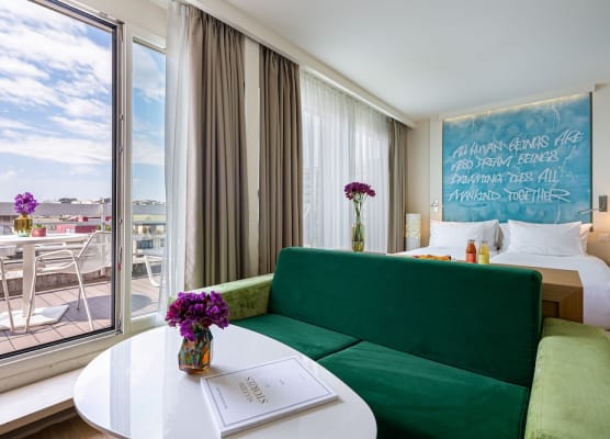 N’vY Manotel 1