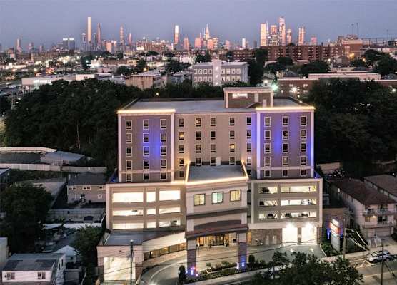 Best Western Premier NYC Gateway Hotel 1