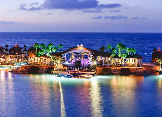 Cratos Premium Hotel Casino & SPA 1