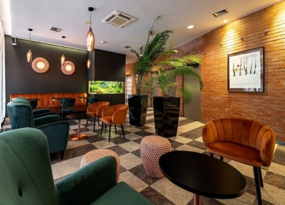 Expo Hotel 1