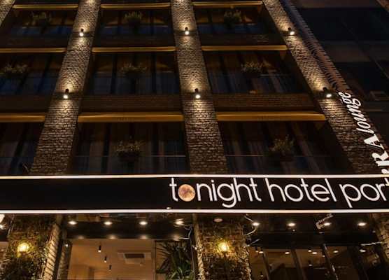 Tonight Hotel Port 1