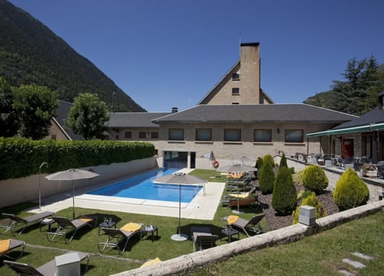 Parador de Artíes 1