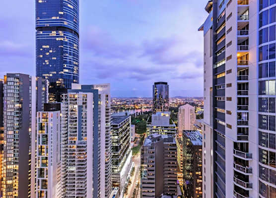 Oaks Brisbane Festival Suites 1
