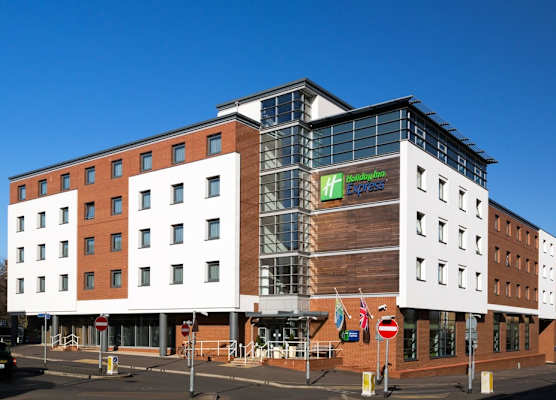 Holiday Inn Express HARLOW by IHG 1