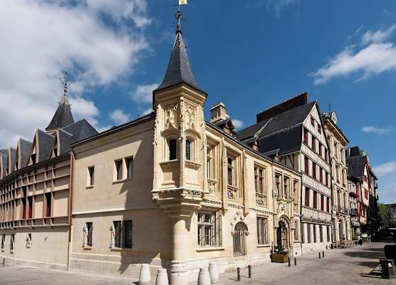 Hôtel de Bourgtheroulde, Autograph Collection 1
