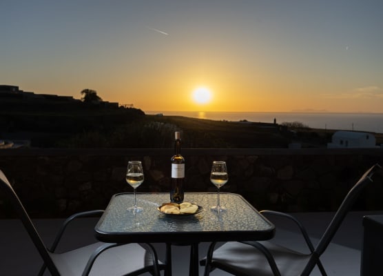 Nastram Suites Oia 1