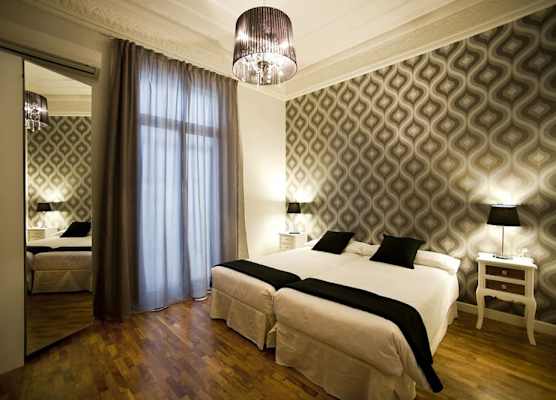 Super Balmes Guest House 1