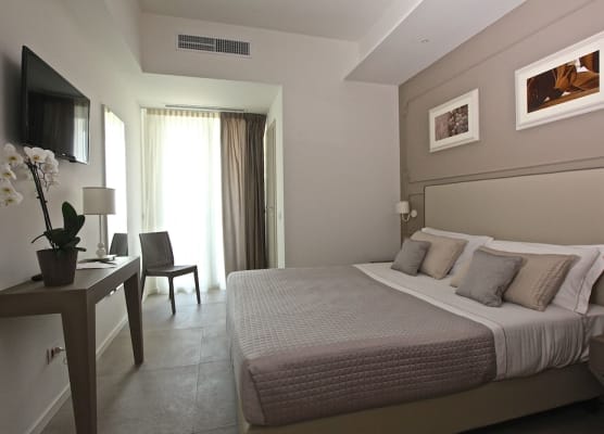Hotel Ambassador 1