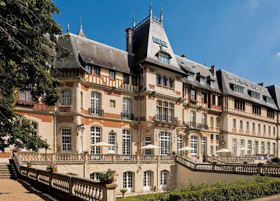 Château Jeanne & The Forest - Château de Montvillargenne 1