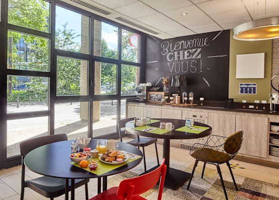 B&B HOTEL Saint-Quentin-en-Yvelines Centre Gare 4 étoiles 1